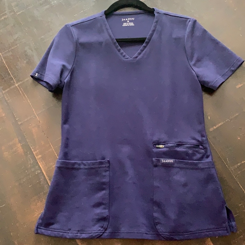 Jaanuu scrub top